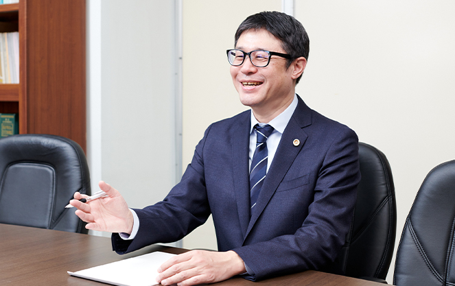 弁護士　南 裕